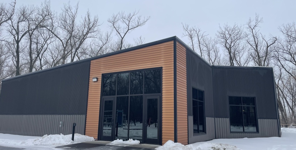 Penguin-Exhibit-exterior-1 Penguin-Exhibit-exterior-1